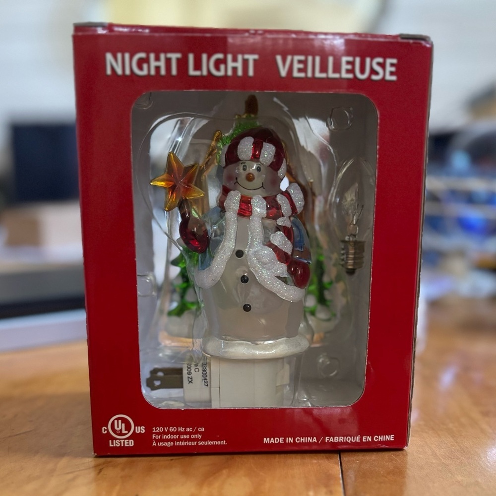 Christmas Snowman Plug In Nightlight Veilleuse‎ In Box Holiday Winter Decor